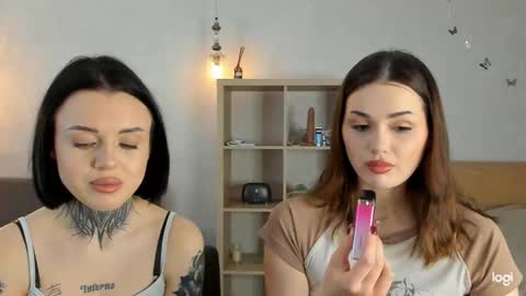 caressyourself online show from December 28, 8:16 am