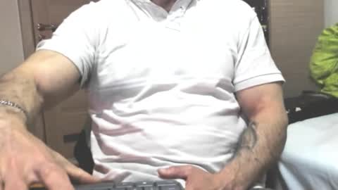 Snapshot of carin_the_body chatting on November 6, 8:04 am Laz online show from November 6, 8:04 am