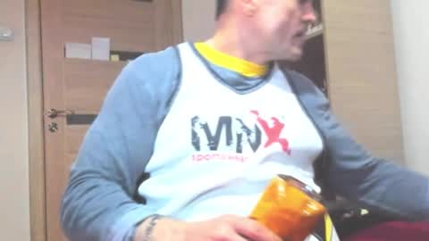 Snapshot of carin_the_body chatting on November 17, 10:04 pm Laz online show from November 17, 10:04 pm