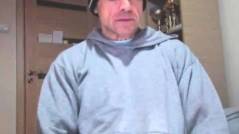 Snapshot of carin_the_body chatting on November 18, 2:21 pm Laz online show from November 18, 2:21 pm