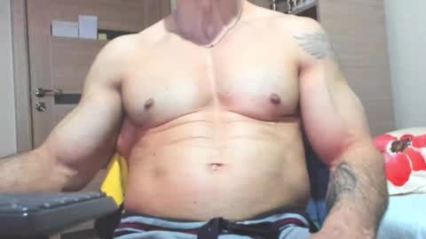 Snapshot of carin_the_body chatting on November 29, 7:22 am Laz online show from November 29, 7:22 am