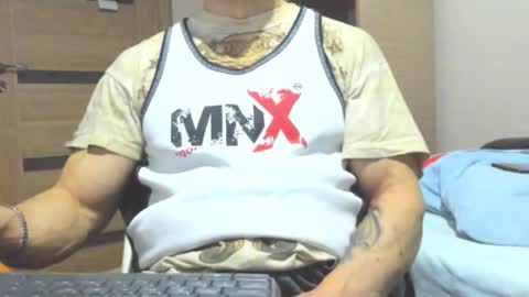 Snapshot of carin_the_body chatting on December 16, 3:39 pm Laz online show from December 16, 3:39 pm