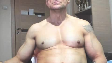 Snapshot of carin_the_body chatting on December 18, 6:25 pm Laz online show from December 18, 6:25 pm