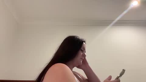 Snapshot of carinabro10 chatting on June 10, 8:35 am carinabro10 online show from June 10, 8:35 am