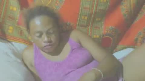 Snapshot of carinesexy69 chatting on December 3, 5:12 pm carinesexy69 online show from December 3, 5:12 pm
