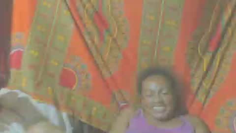 Snapshot of carinesexy69 chatting on December 4, 6:39 pm carinesexy69 online show from December 4, 6:39 pm