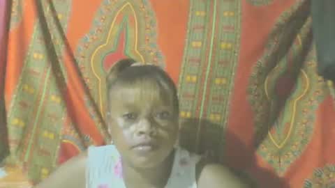 Snapshot of carinesexy69 chatting on December 14, 1:28 am carinesexy69 online show from December 14, 1:28 am