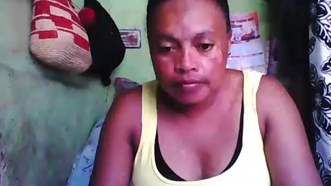 Snapshot of carinesexy69 chatting on January 31, 9:59 am carinesexy69 online show from January 31, 9:59 am