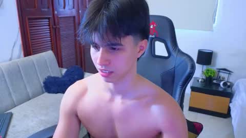 carl_dixon online show from January 17, 8:01 pm