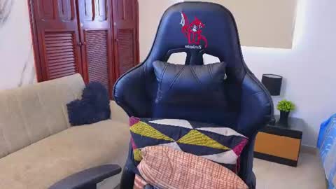 carl_dixon online show from June 16, 7:16 pm