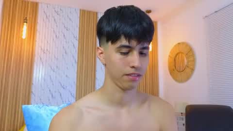 carl_dixon online show from August 3, 4:33 pm