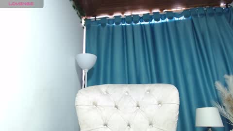 carla_77 online show from January 13, 6:27 pm