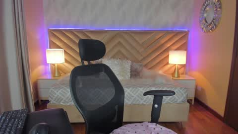 Carla Santini online show from January 13, 10:45 pm