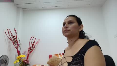 Snapshot of carlaantonellii chatting on April 14, 3:45 am carlaantonellii online show from April 14, 3:45 am