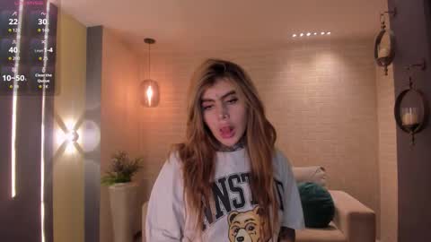 Snapshot of carlabrunni_ chatting on November 30, 11:14 am Carla Bunnis online show from November 30, 11:14 am