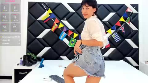 Carla Linares online show from June 18, 10:36 pm