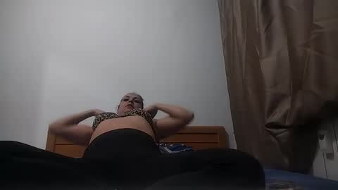 carlasweet00 online show from May 11, 11:13 pm