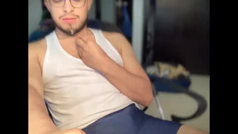 Snapshot of carlcarlinches4 chatting on January 10, 8:37 pm carlcarlinches4 online show from January 10, 8:37 pm