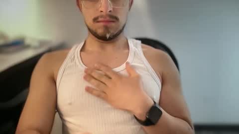 Snapshot of carlcarlinches4 chatting on December 3, 2:59 pm carlcarlinches4 online show from December 3, 2:59 pm