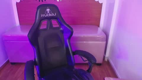 CARLYE   online show from October 3, 3:03 am