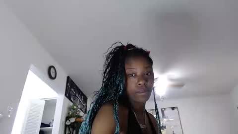 Snapshot of carliecreams chatting on May 9, 10:09 am Carlie online show from May 9, 10:09 am