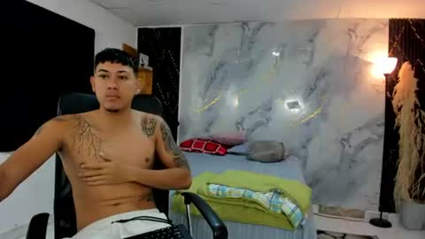 Snapshot of carlitosex09 chatting on August 4, 12:19 pm master online show from August 4, 12:19 pm