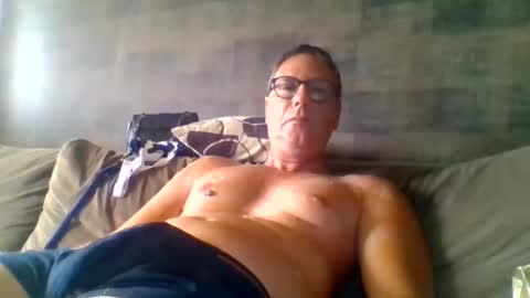 Snapshot of carlonebraska112233 chatting on July 12, 8:27 am carlonebraska112233 online show from July 12, 8:27 am