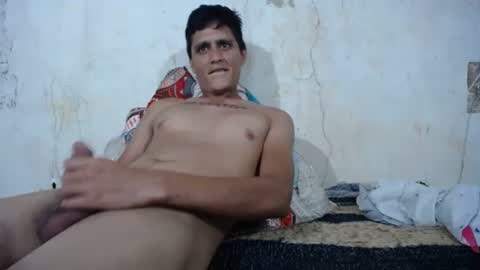 Snapshot of carlos_steven chatting on April 8, 6:35 am carlos_steven online show from April 8, 6:35 am