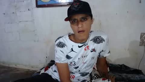 Snapshot of carlos_steven chatting on April 18, 5:50 pm carlos_steven online show from April 18, 5:50 pm