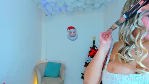 Andrea online show from December 13, 4:16 pm