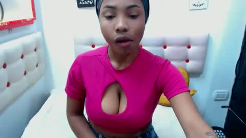 Snapshot of carlotadivaxxx chatting on June 15, 3:36 pm CarlotaDivaxxx online show from June 15, 3:36 pm