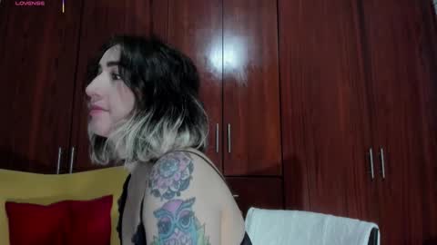 Snapshot of carly_grasso chatting on March 15, 8:53 am carly grasso online show from March 15, 8:53 am