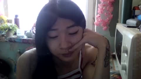 CarlyJoy online show from April 26, 11:30 am
