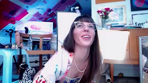 Carly Pearls online show from November 8, 7:08 am