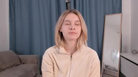 Alice online show from March 8, 6:44 pm