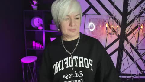 Snapshot of carmensoft chatting on November 10, 8:52 pm Carmen online show from November 10, 8:52 pm