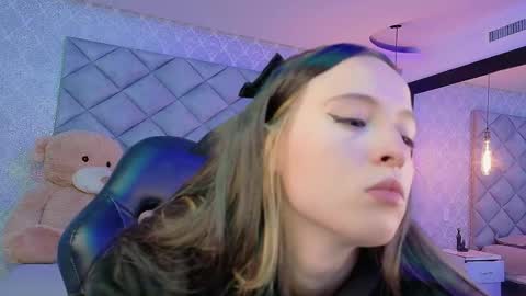 Snapshot of caro_adams1 chatting on November 20, 12:05 pm caro_adams1 online show from November 20, 12:05 pm