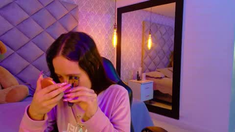 Snapshot of caro_adams1 chatting on November 22, 11:31 am caro_adams1 online show from November 22, 11:31 am