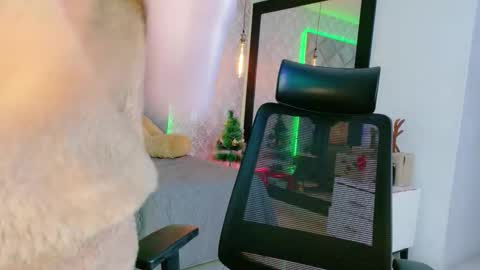 caro_adams1 online show from January 9, 11:13 am