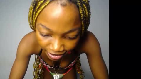 Snapshot of carobaby8 chatting on November 15, 5:27 am caroline online show from November 15, 5:27 am