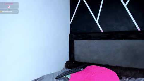 Snapshot of carol100597 chatting on April 6, 4:46 am karol online show from April 6, 4:46 am