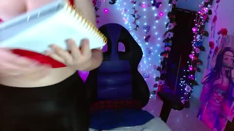 Snapshot of carol20_1994 chatting on May 21, 11:12 pm Carolina online show from May 21, 11:12 pm
