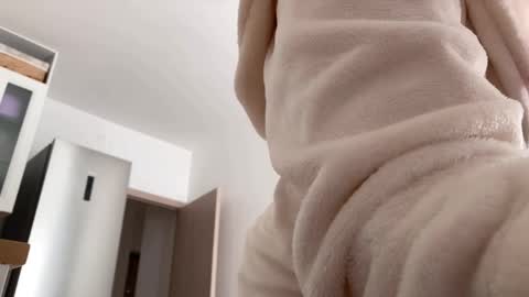 Snapshot of carol_may_ chatting on May 17, 6:33 am carol_may_ online show from May 17, 6:33 am