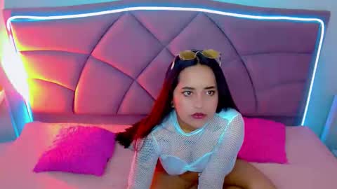 Carolaine01 online show from November 13, 3:00 pm