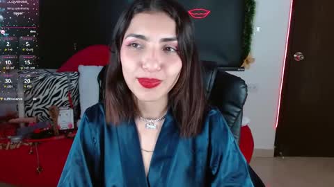 Caroline online show from December 5, 5:28 pm