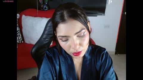Snapshot of carolaine69_ chatting on July 16, 1:06 pm Caroline online show from July 16, 1:06 pm