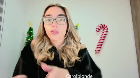 Snapshot of carolblonde chatting on December 22, 4:17 am Char online show from December 22, 4:17 am