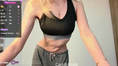 Snapshot of carolblonde chatting on February 27, 3:36 am Char online show from February 27, 3:36 am