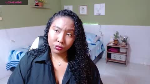Snapshot of caroldelatorre chatting on December 17, 9:05 pm Carol de la torre online show from December 17, 9:05 pm