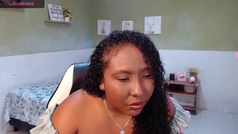 Snapshot of caroldelatorre chatting on February 13, 9:27 pm Carol de la torre online show from February 13, 9:27 pm
